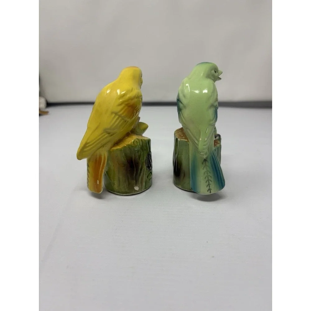Vintage Green and Yellow Song Birds Tree Stumps Salt & Pepper Shakers Retro MCM